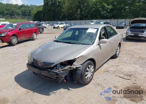 2005 Toyota Camry Le z USA, uszkodzony, nr VIN 4T1BE32K95U047906